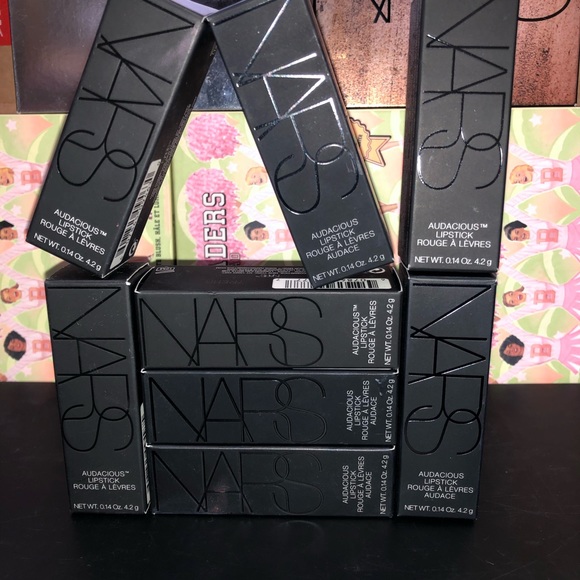 NARS Audacious Lipstick - Picture 5 of 5